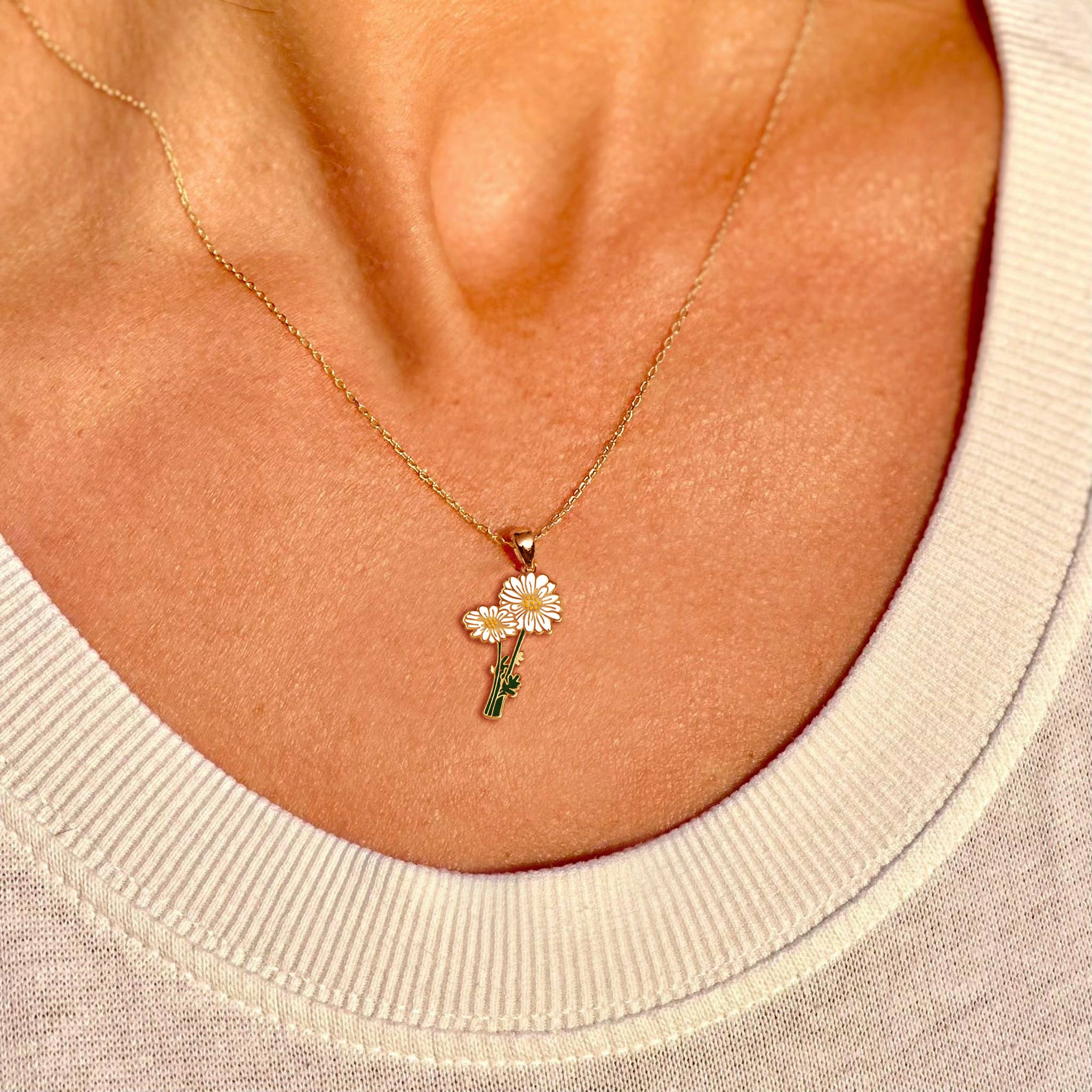 Daisy Birth Flower Necklace April Birth Flower Pendant - Foxy’s