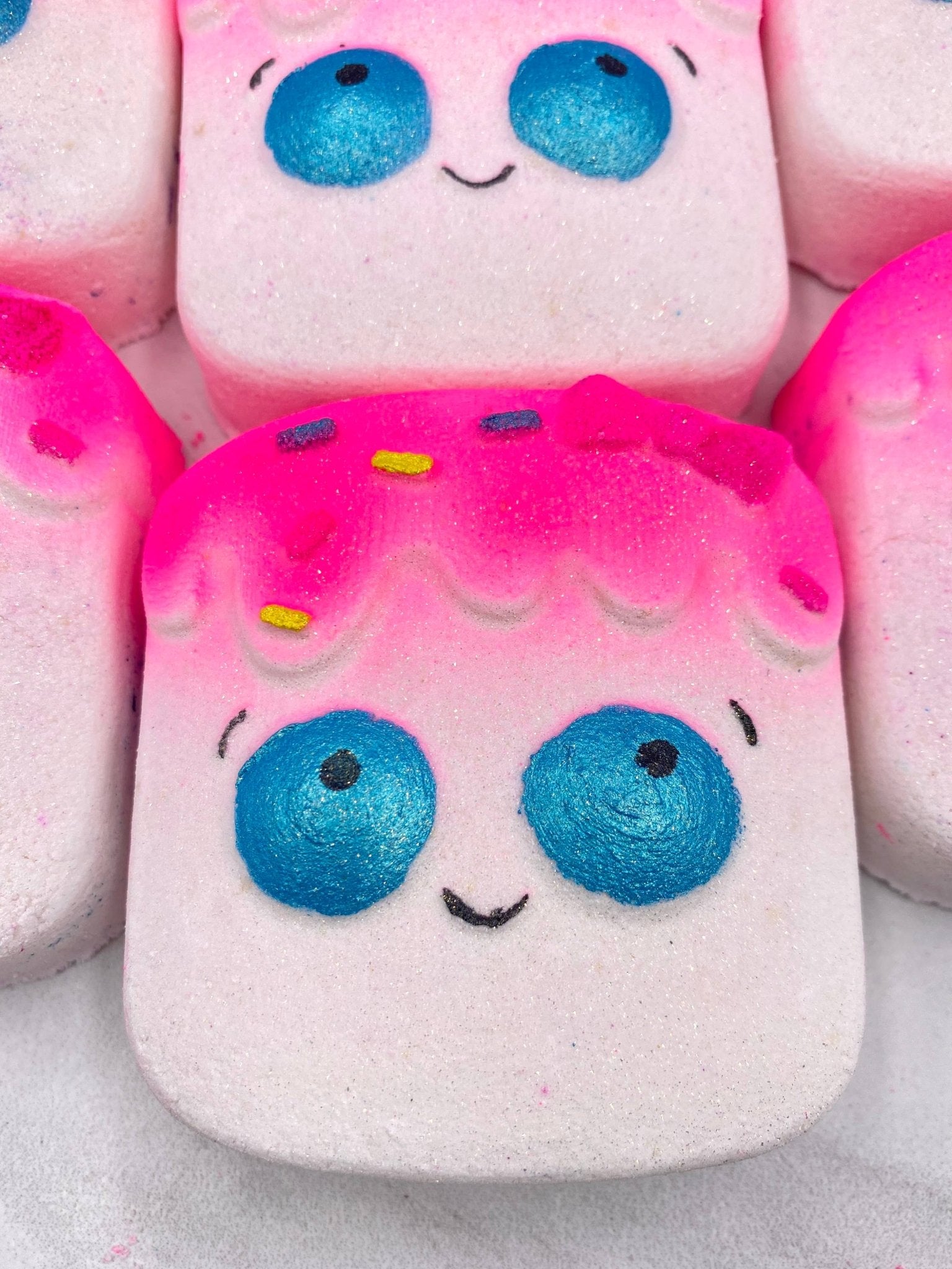 Candymallow Bath Bombs - Fruity Scented Kids Bath Fizzy - Handmade with Natural Ingredients - Foxy’s