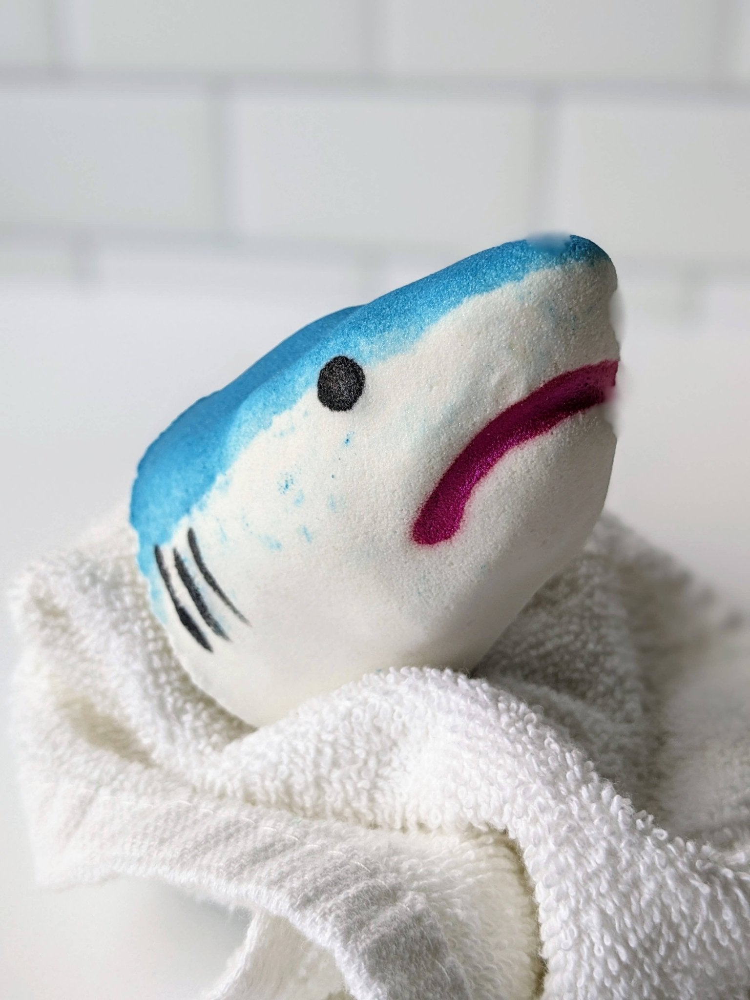 Shark Attack Bath Bomb - Seaside Vibes - Vegan & Cruelty - Free Fun! 🦈 - Foxy’s