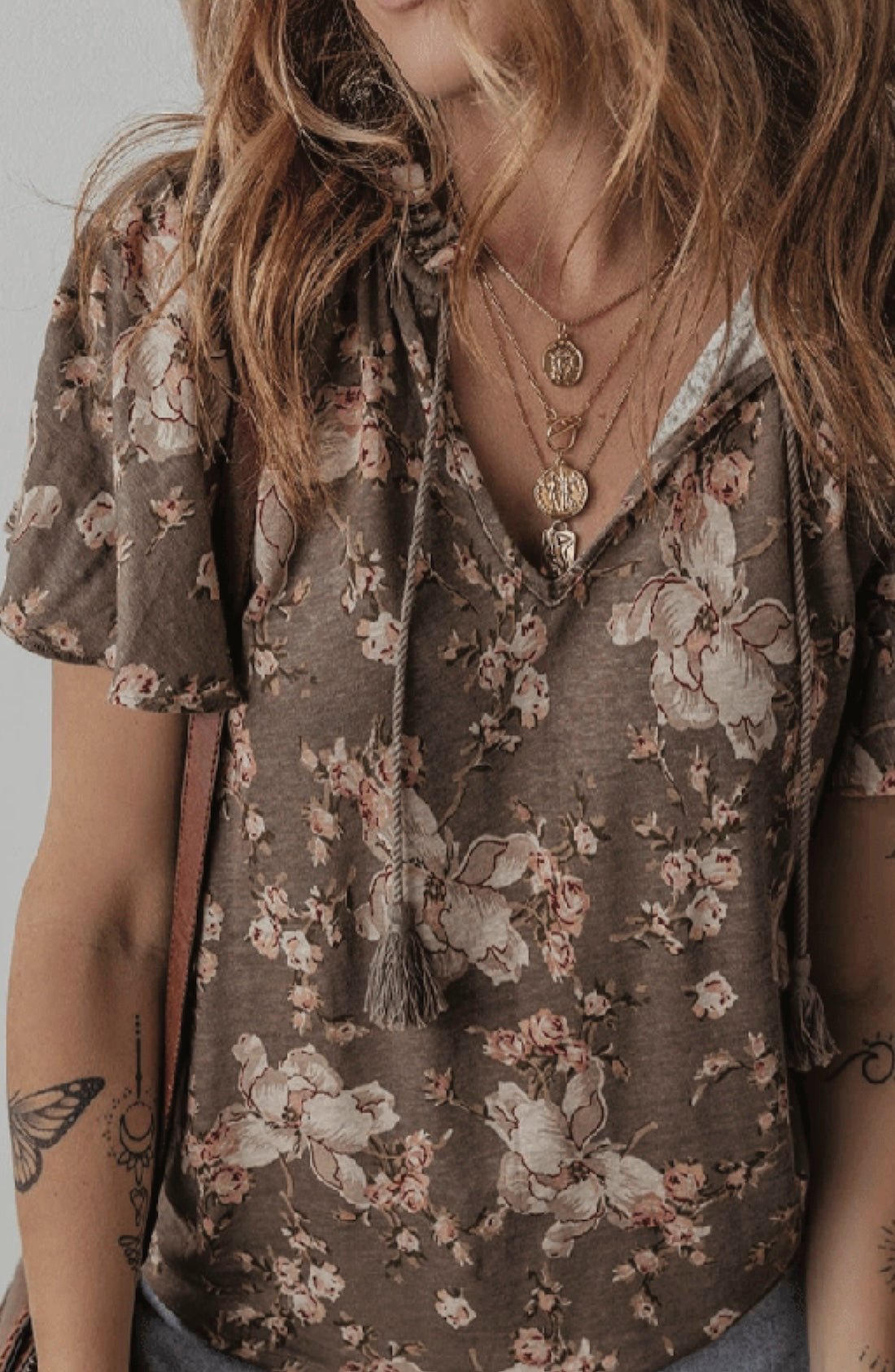 Flowery Fun: Retro Floral Split Neck Blouse with Tassel Tie – Chic & Empowering Style! 🌸 - Foxy’s