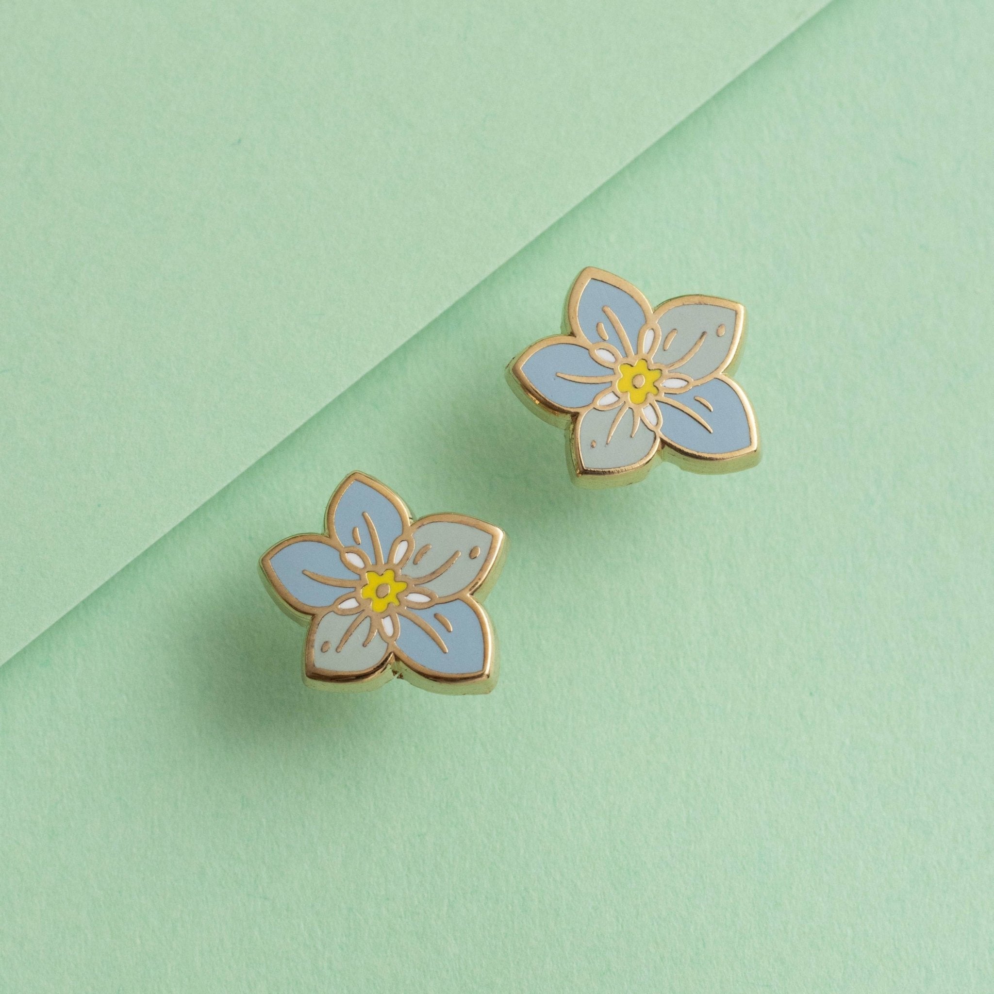 baby blue forget me now flower stuf earrings