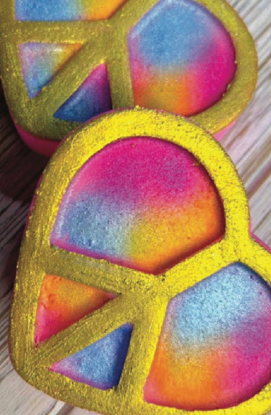 Peace and Love Bath Bomb by Fizz Soakery - Tie Dye Fun - Foxy’s