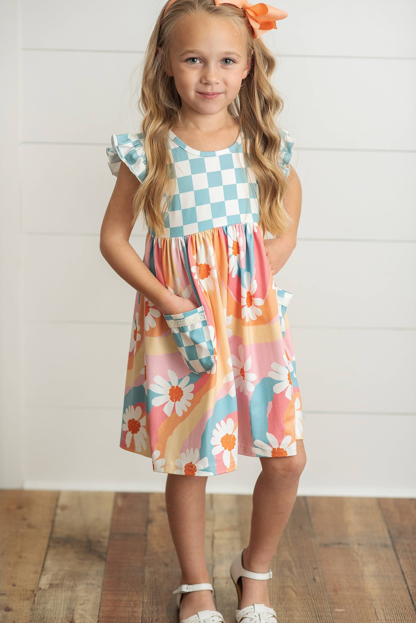 Girls Checker Daisy Dress w/ Pockets (Size 7/8)