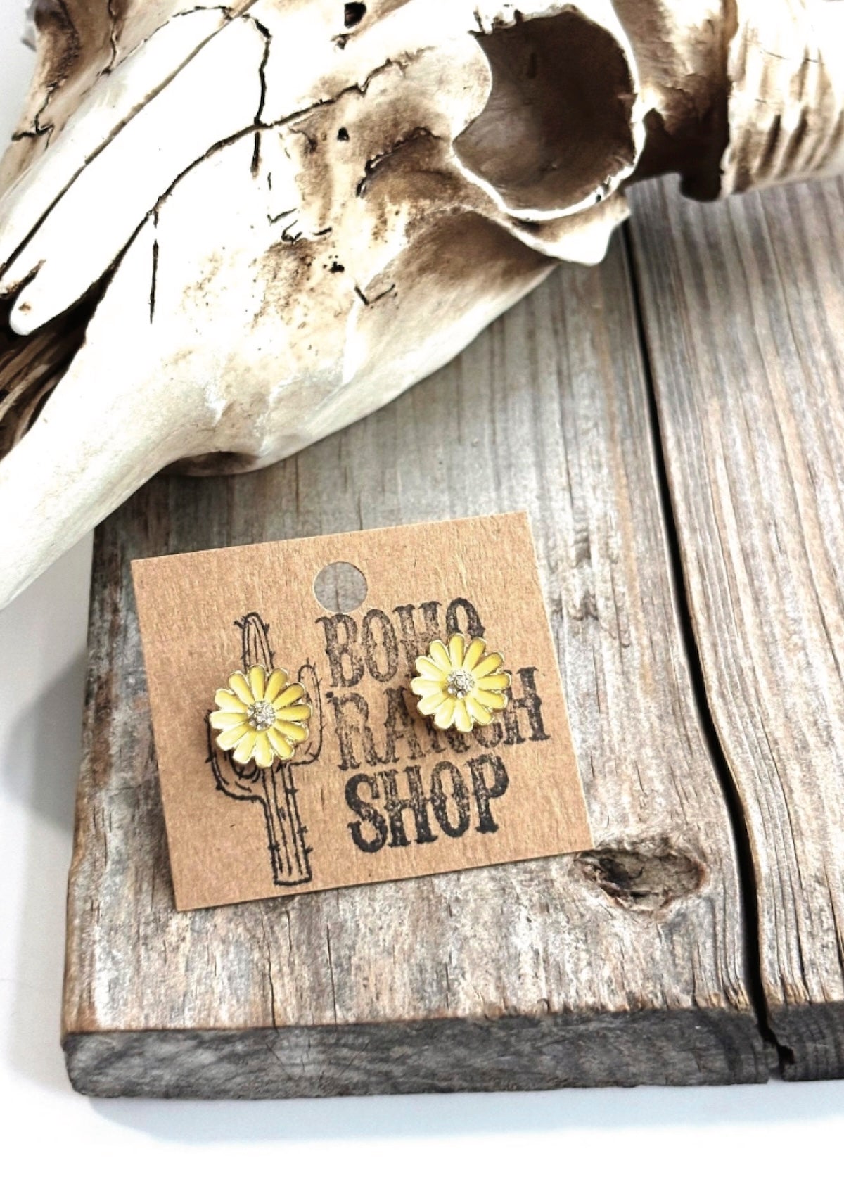Dainty Flower Stud Earrings - Foxy’s