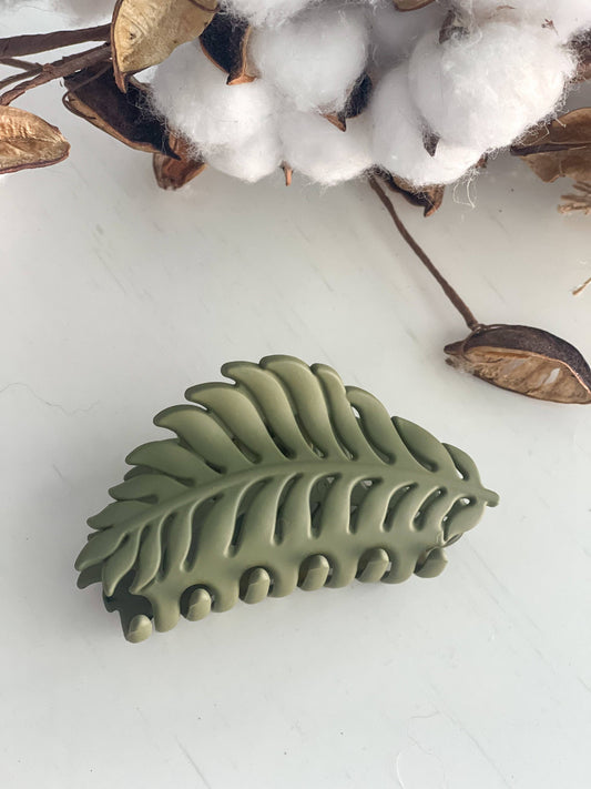 olive palm hair clip