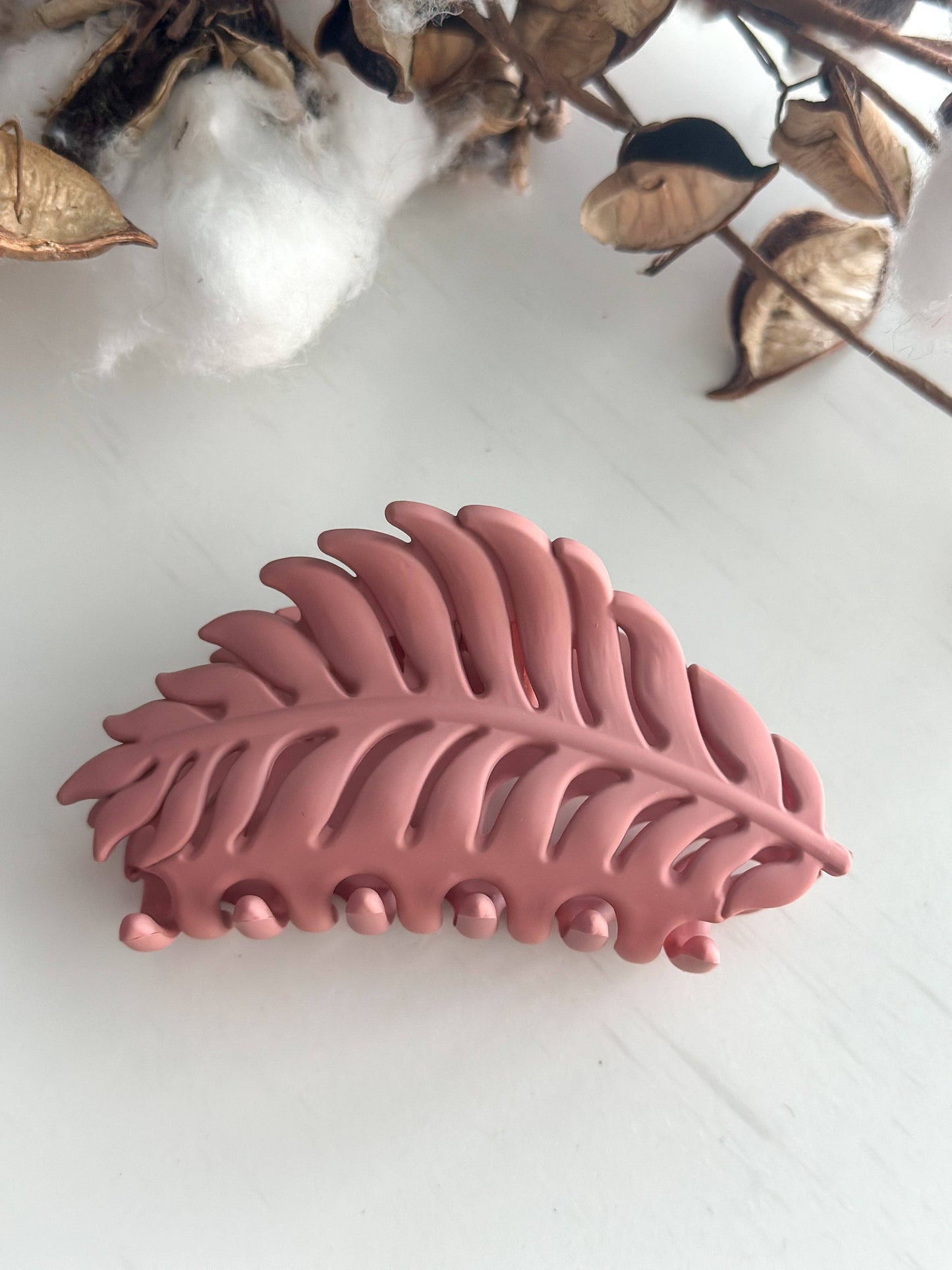 pink leaf hair clip