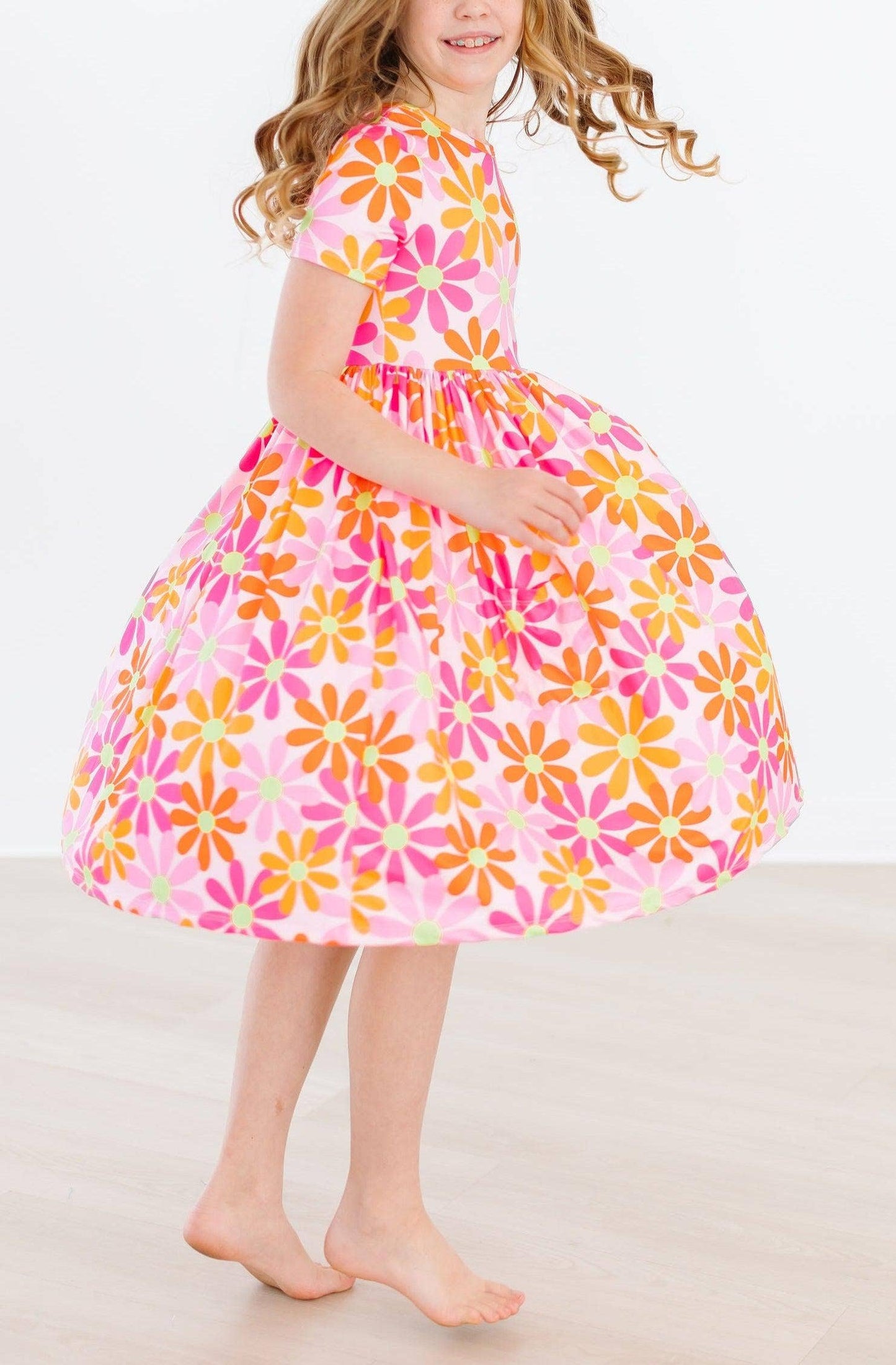 Toddler Retro Daisies Pocket Dress (Size 4T)