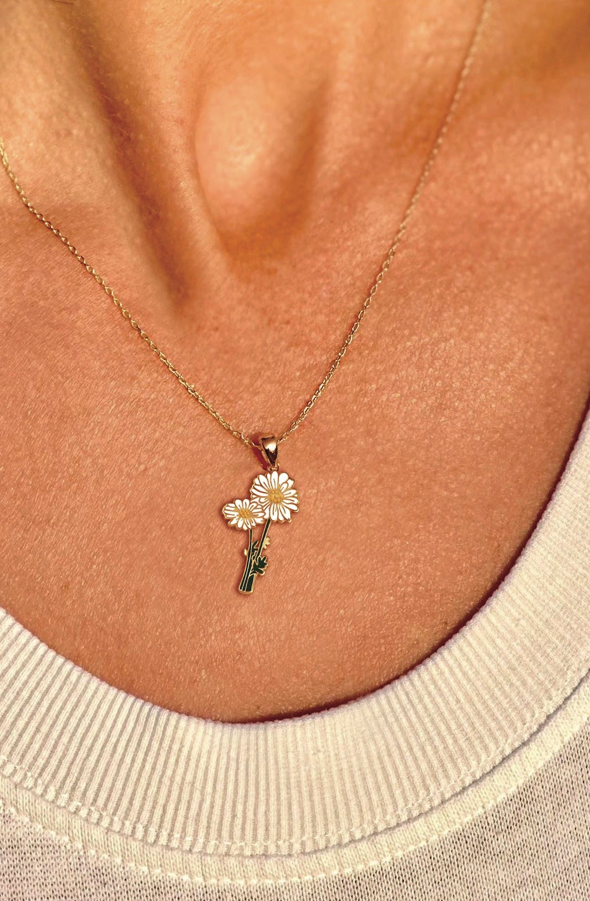 Daisy Birth Flower Necklace April Birth Flower Pendant - Foxy’s