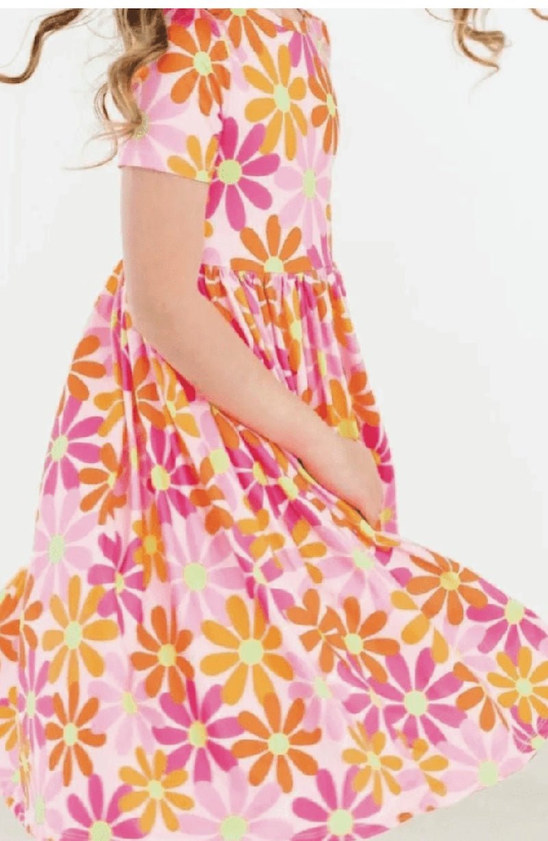 Retro Daisies Twirl Dress - (Size 4) - Cute Pocket Design! - Foxy’s